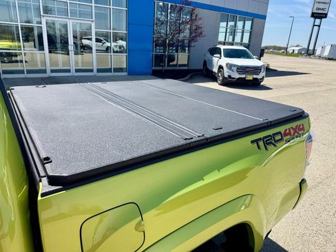 Used 2023 Toyota Tacoma TRD Sport image 10