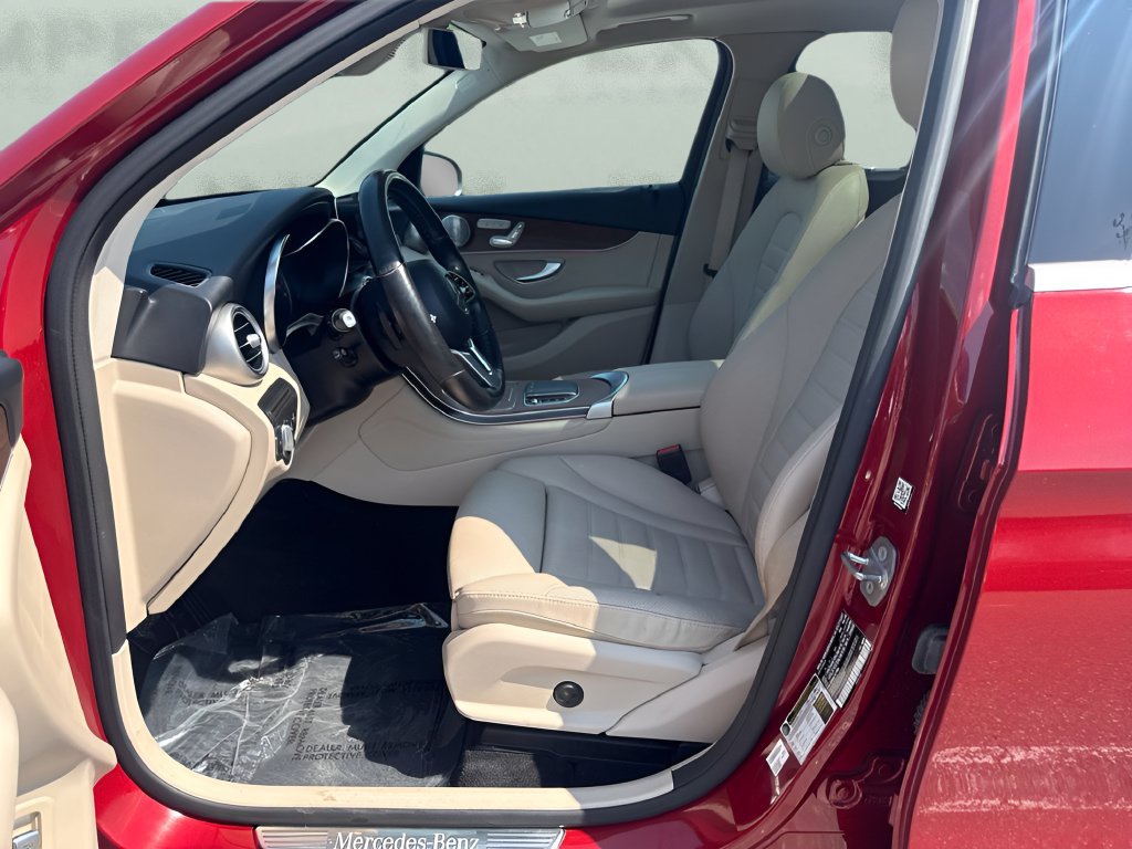 Used 2020 Mercedes-Benz GLC 300 4MATIC image 9