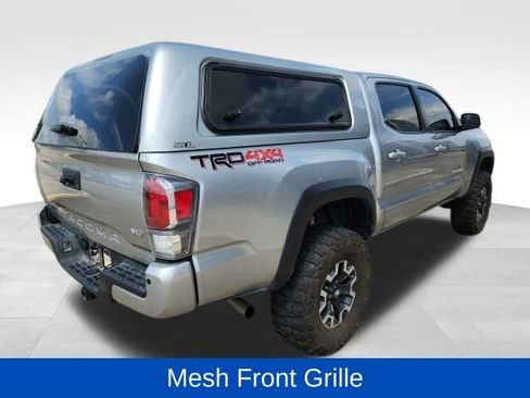 Used 2023 Toyota Tacoma TRD Off-Road w/ Technology Package AWD/4WD image 10