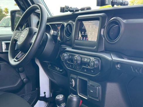 Used 2022 Jeep Wrangler Sport AWD/4WD image 23