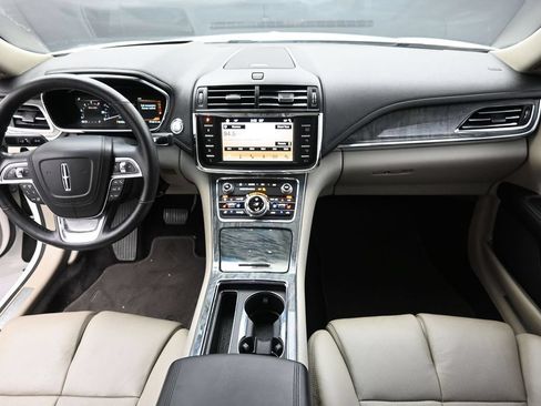 Used 2017 Lincoln Continental Reserve w/ Technology Package FWD image 27