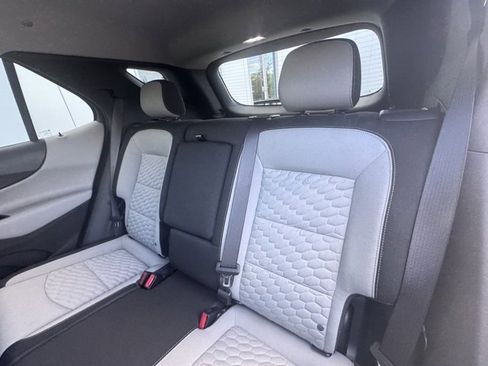 Used 2021 Chevrolet Equinox LS w/ LS Convenience Package image 16