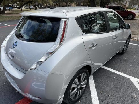 Used 2015 Nissan Leaf SL w/ Premium Package image 5