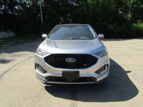 Certified 2022 Ford Edge ST w/ Equipment Group 401A image 9