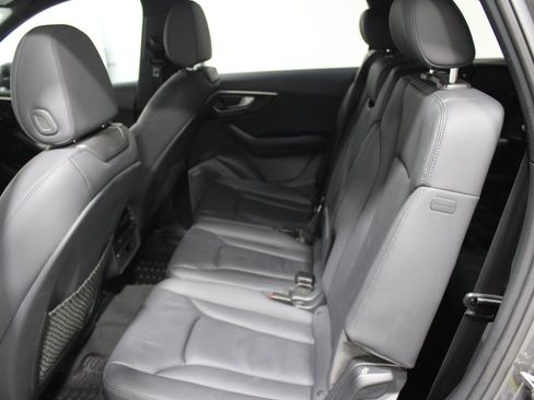 Used 2022 Audi Q7 Premium Plus image 21