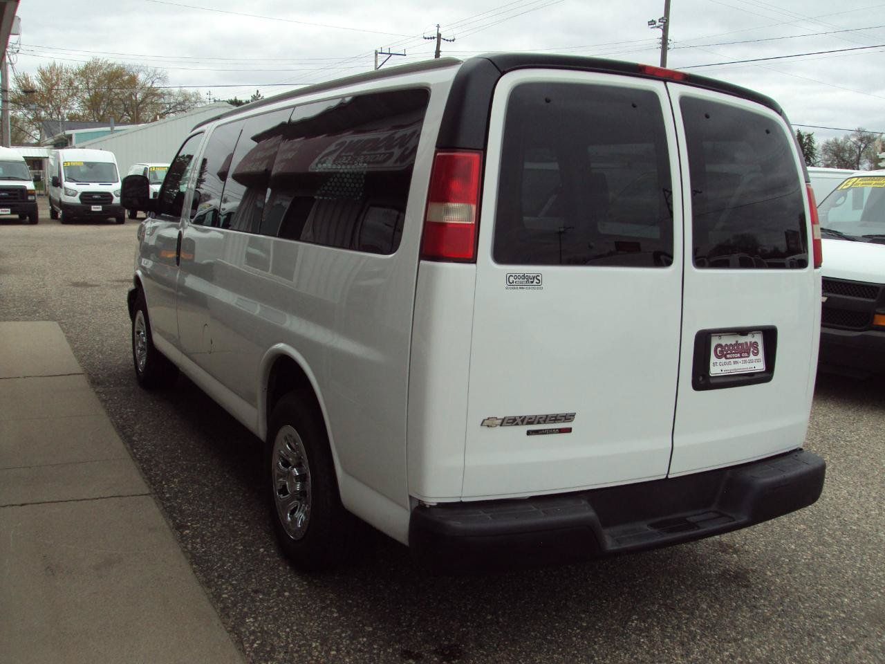 Used 2013 Chevrolet Express 1500 AWD image 5
