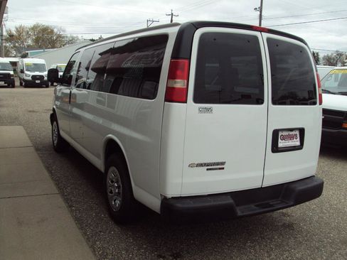 Used 2013 Chevrolet Express 1500 AWD image 5