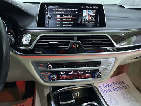 Used 2016 BMW 750i xDrive image 21