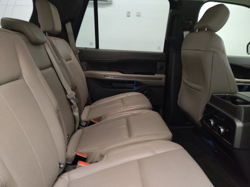 Used 2018 Ford Expedition XLT w/ Equipment Group 202A image 19