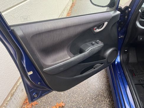 Used 2012 Honda Fit Sport image 17