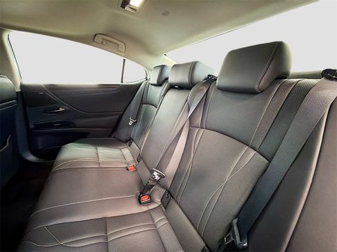 Used 2024 Lexus ES 300h w/ Accessory Package (Z2) image 25