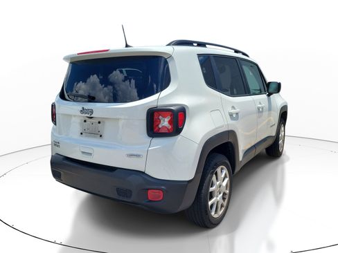Used 2022 Jeep Renegade Latitude w/ Convenience Group AWD/4WD image 6