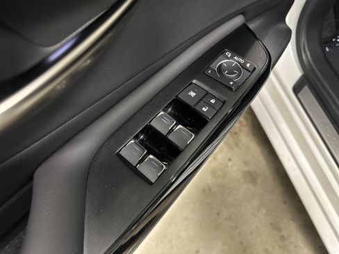 Used 2023 Lexus ES 350 Ultra Luxury w/ Accessory Package (Z1) FWD image 15