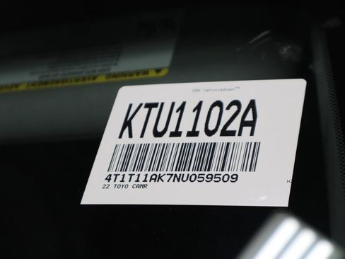 Used 2022 Toyota Camry SE w/ Convenience Package FWD image 32