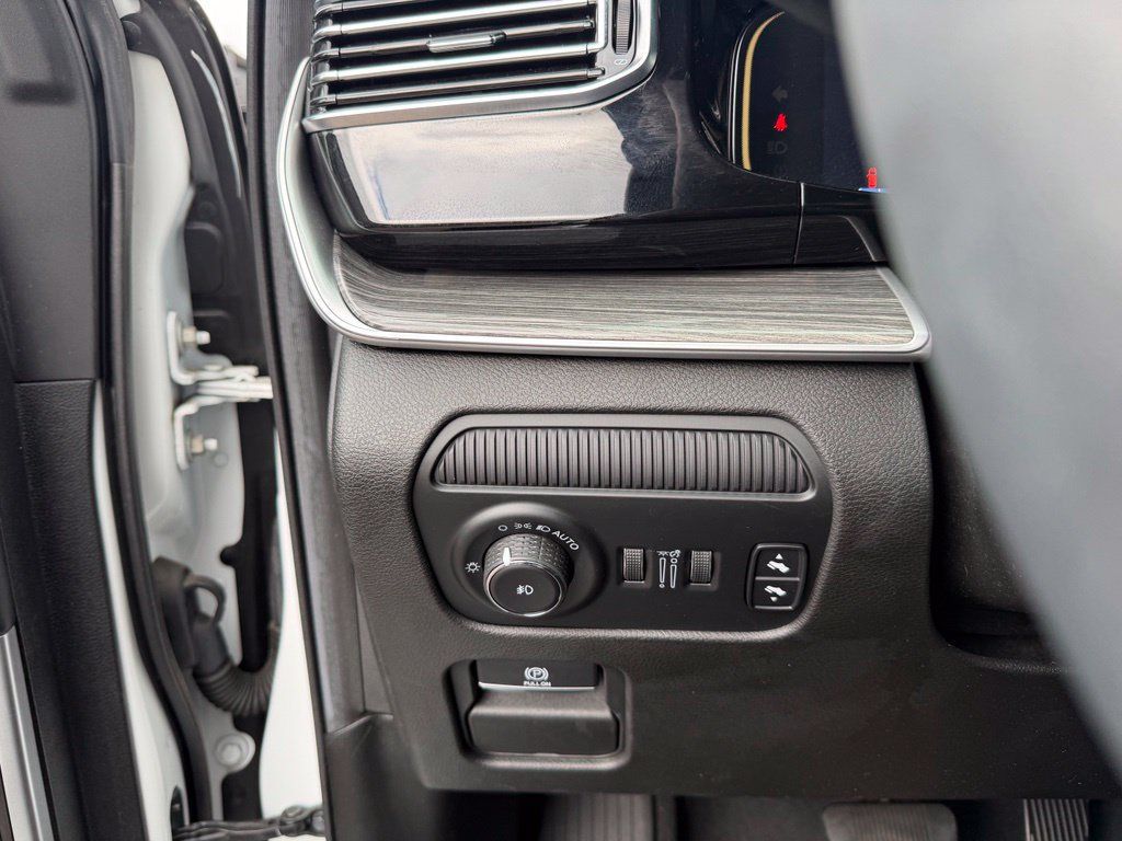 Used 2022 Jeep Wagoneer Series III w/ Premium Group I AWD/4WD image 22