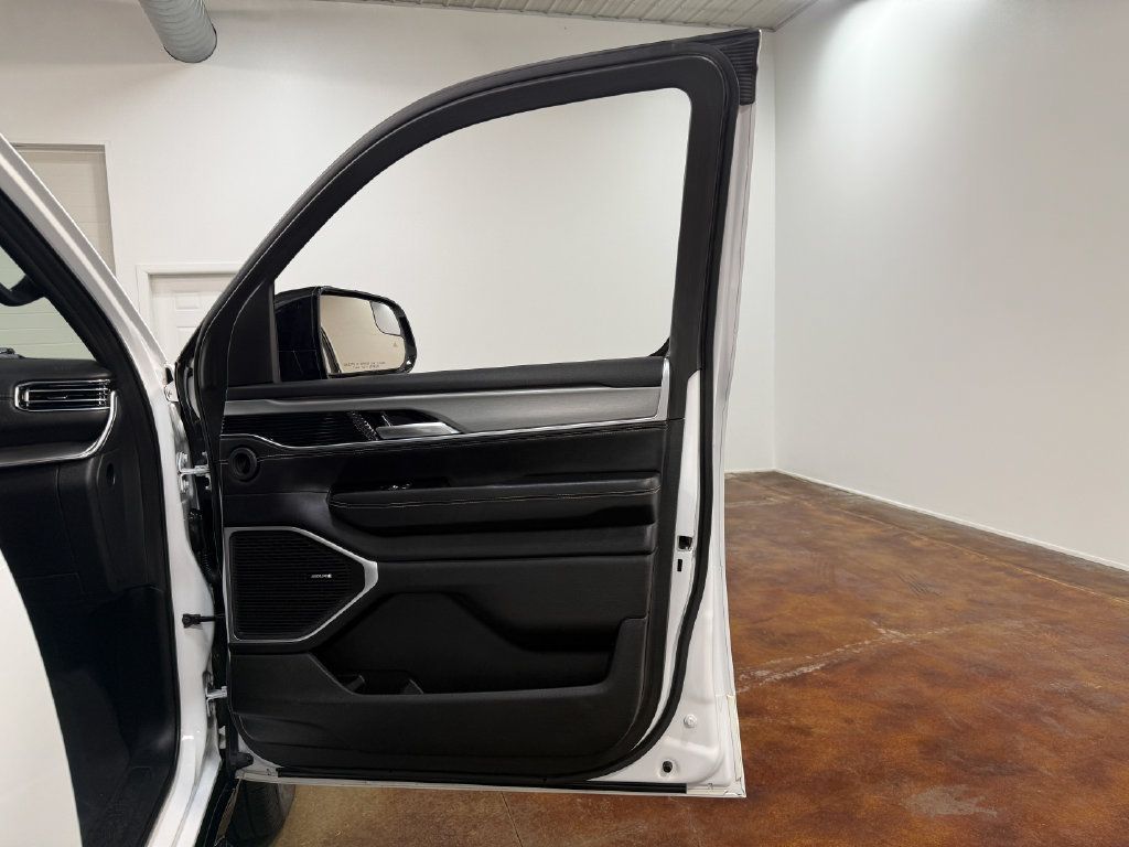 Used 2024 Jeep Wagoneer Series II AWD/4WD image 60