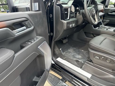New 2026 GMC Sierra 2500 Denali w/ Denali Reserve Package AWD/4WD image 12