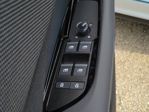 New 2026 Audi Q3 quattro 2.0T AWD/4WD image 21