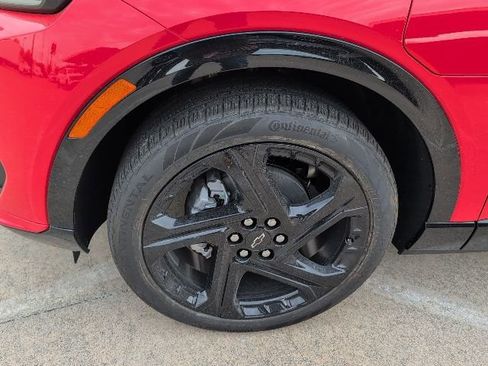 New 2026 Chevrolet Equinox EV RS image 3