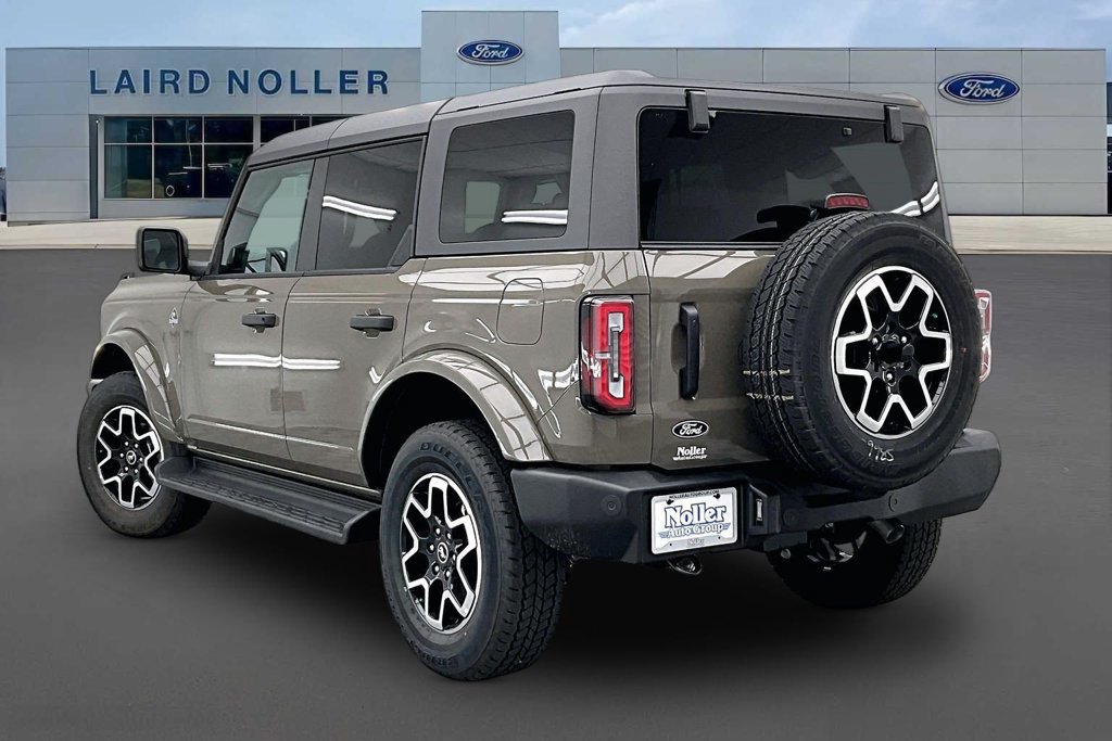 New 2026 Ford Bronco Outer Banks AWD/4WD image 3