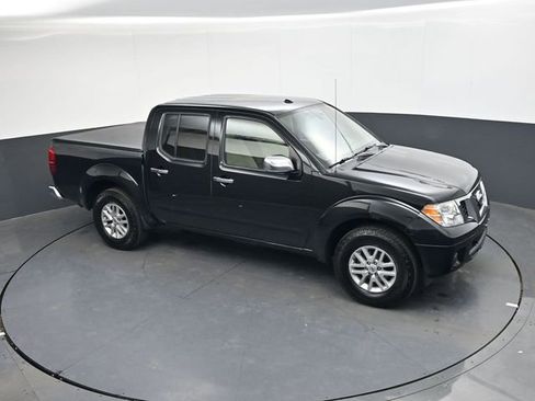 Used 2018 Nissan Frontier SV image 17