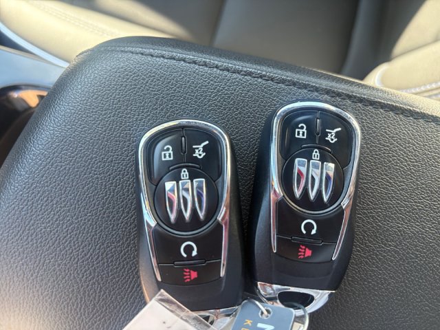Used 2025 Buick Envista Sport Touring w/ Experience Buick Package FWD image 21