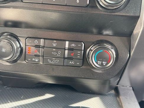 Used 2019 Ford F150 XLT w/ Equipment Group 302A Luxury AWD/4WD image 15