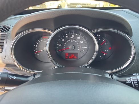 Used 2013 Kia Sorento LX image 22