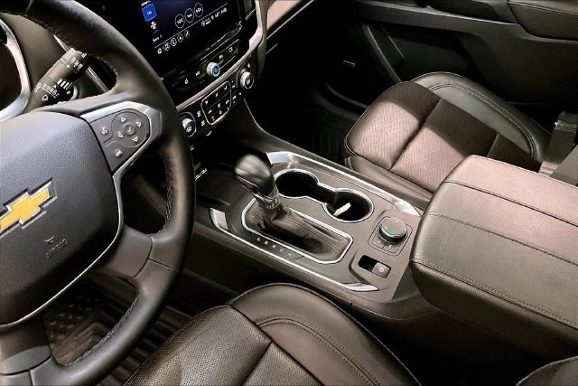 Used 2023 Chevrolet Traverse High Country FWD image 16