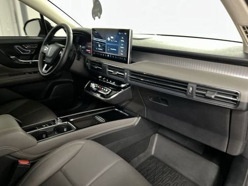 Used 2024 Lincoln Corsair FWD w/ Equipment Group 101A image 29