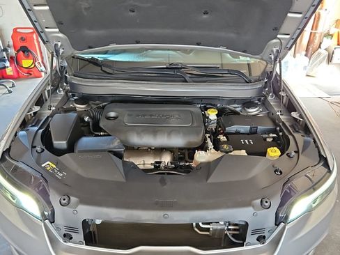 Used 2021 Jeep Cherokee Latitude Plus AWD/4WD image 33