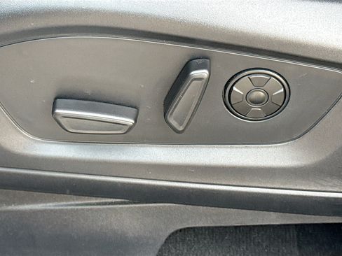 Used 2025 Ford Explorer Platinum RWD image 26