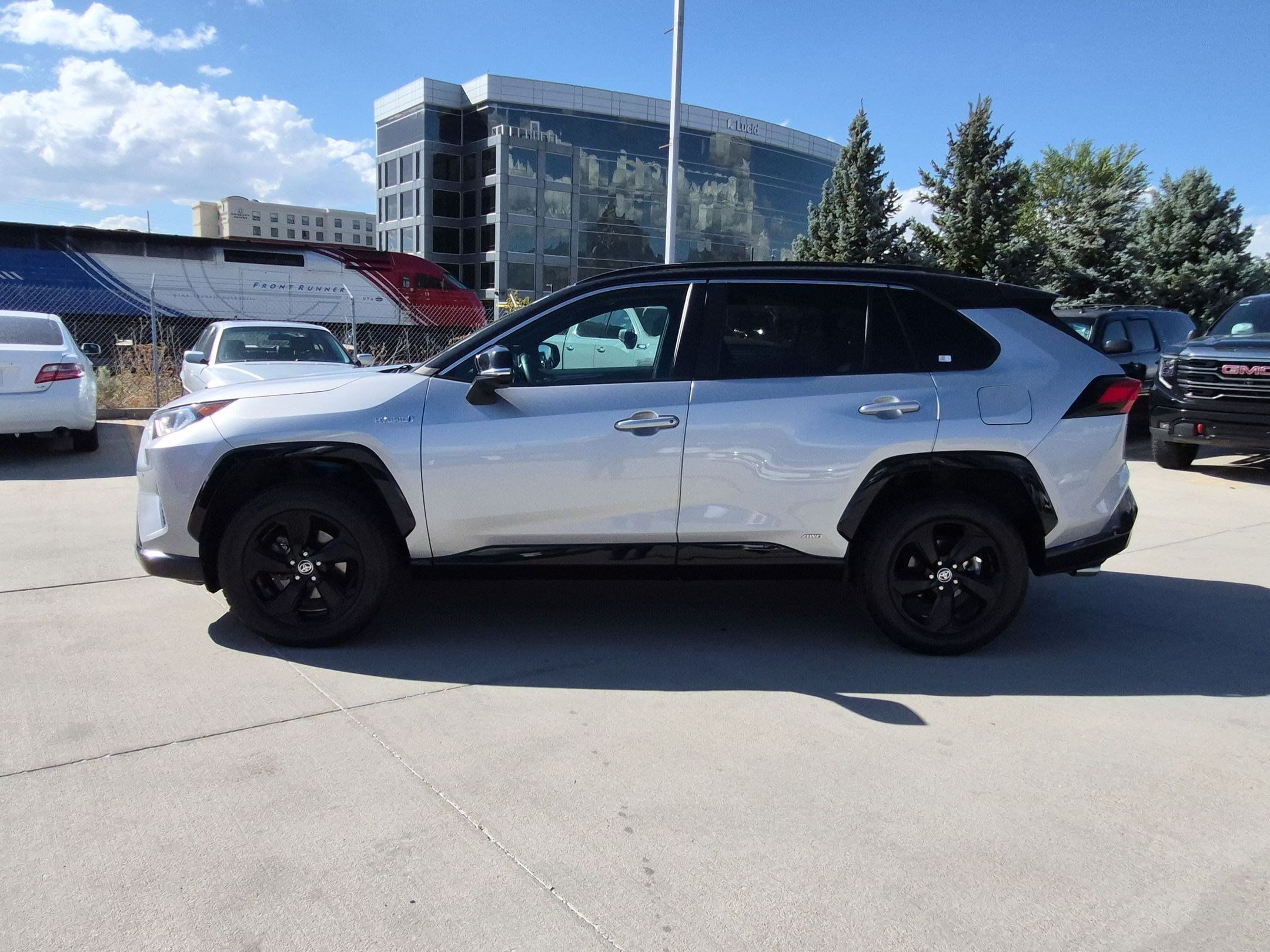 Used 2021 Toyota RAV4 XSE AWD/4WD image 3