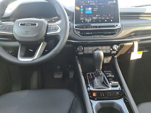 New 2026 Jeep Compass Latitude image 21