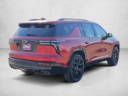 Used 2024 Chevrolet Traverse RS image 5