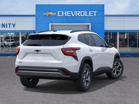 New 2026 Chevrolet Trax LT w/ Driver Confidence Package image 6