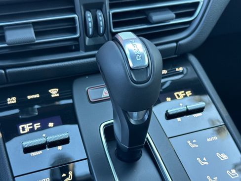Certified 2026 Porsche Macan AWD/4WD image 25