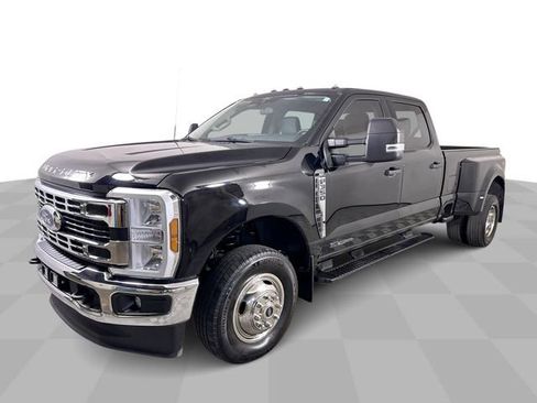 Used 2024 Ford F350 XLT image 4