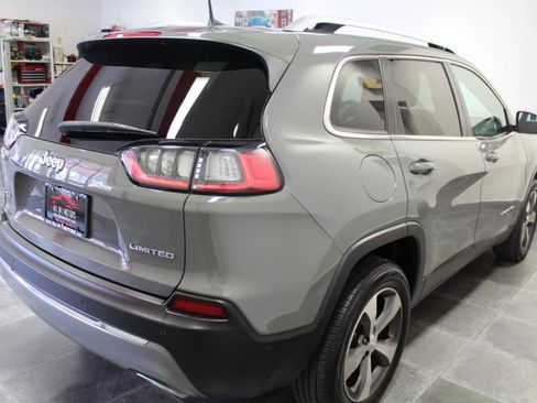 Used 2021 Jeep Cherokee Limited w/ Elite Package AWD/4WD image 6
