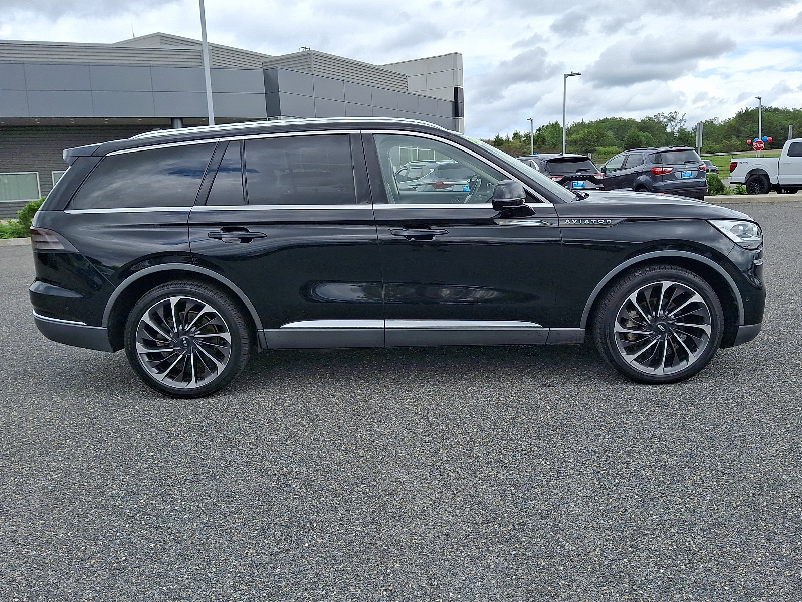 Used 2020 Lincoln Aviator Reserve w/ Equipment Group 202A AWD/4WD image 8