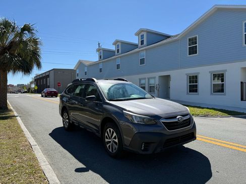 Used 2022 Subaru Outback image 3