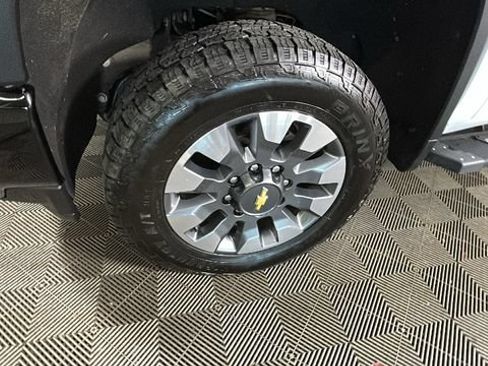 Used 2022 Chevrolet Silverado 2500 Custom w/ Snow Plow Prep/Camper Package AWD/4WD image 9