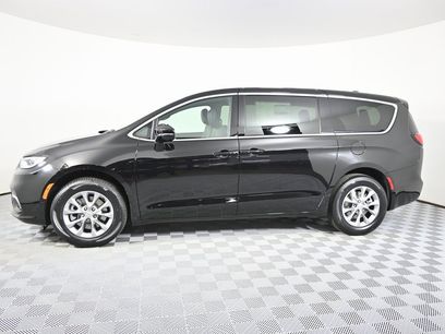 New 2026 Chrysler Pacifica Select