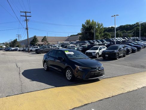 Certified 2024 Toyota Corolla LE AWD/4WD image 6
