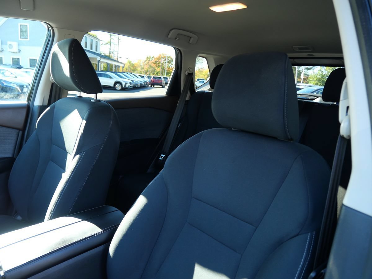 Used 2023 Nissan Rogue S AWD/4WD image 11