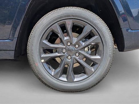New 2026 Jeep Grand Cherokee Limited AWD/4WD image 10