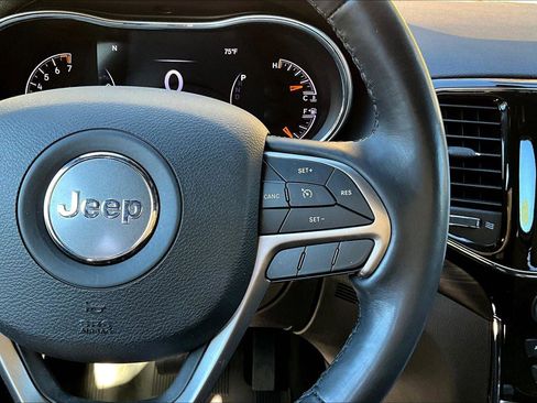 Certified 2021 Jeep Grand Cherokee Laredo X image 19