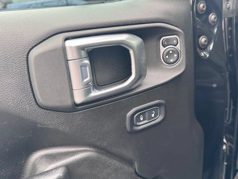 Used 2022 Jeep Wrangler Unlimited Sport AWD/4WD image 12