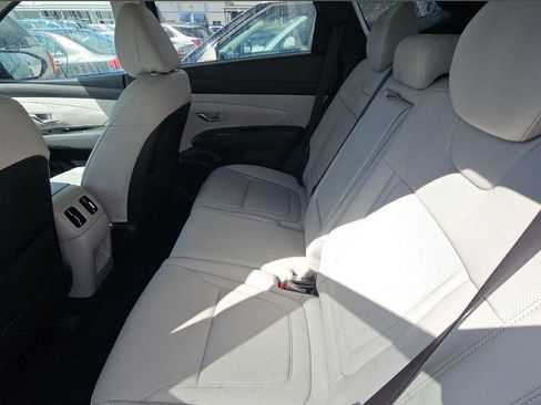 Used 2025 Hyundai Tucson Limited FWD image 9