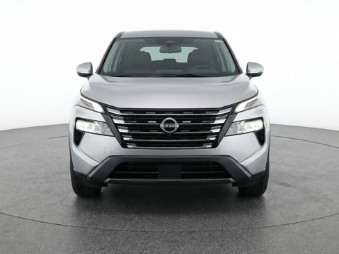 Used 2025 Nissan Rogue SV AWD/4WD image 2